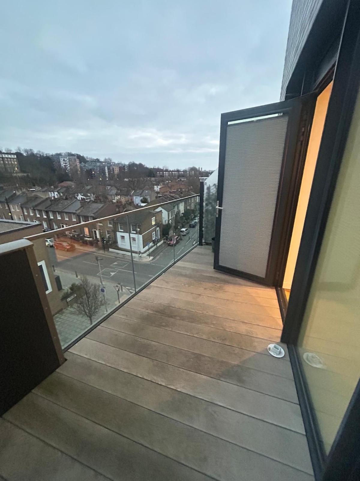 New 2 Bed Apartment Greenwich Лондон Екстериор снимка