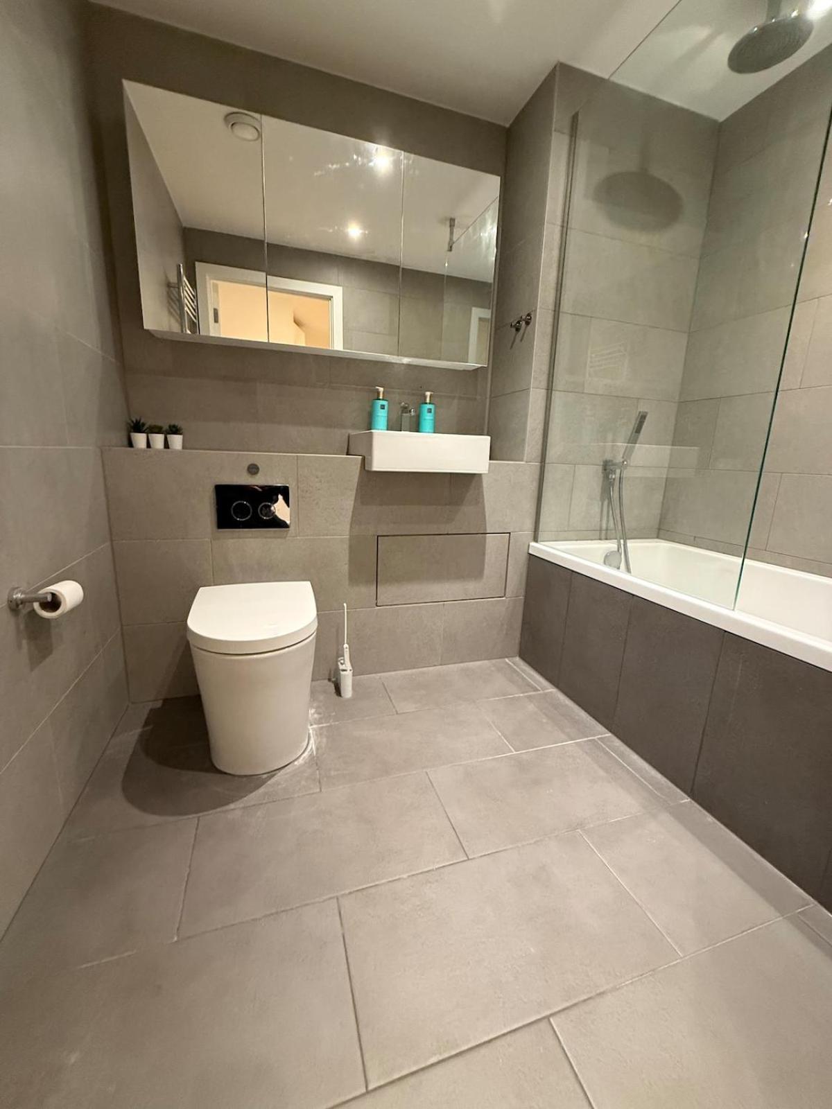 New 2 Bed Apartment Greenwich Лондон Екстериор снимка
